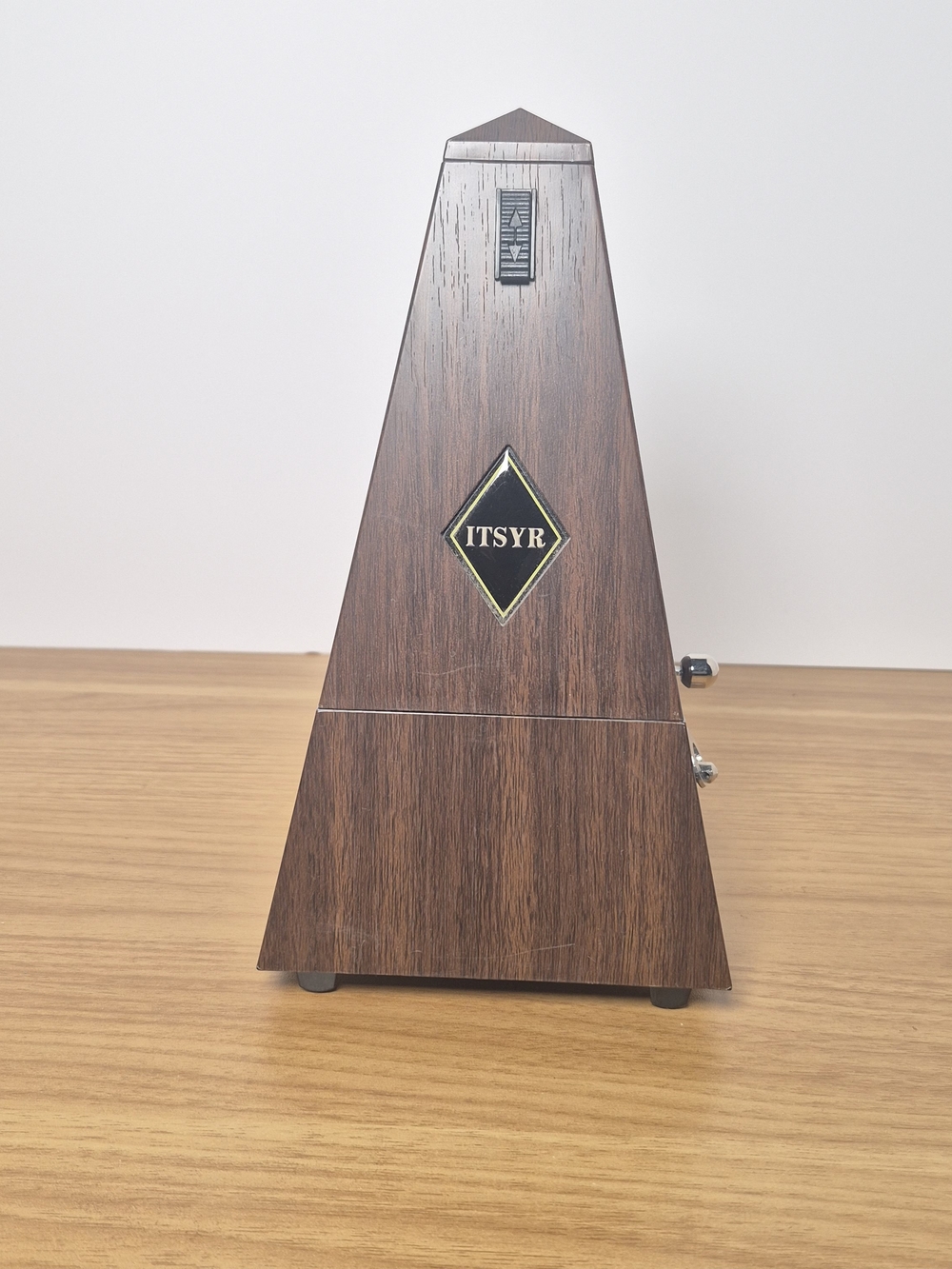 ITSYR Vintage Style Mechanical Metronome Wood Grain Pyramid Tower